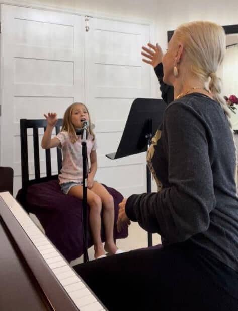 Singing-Lessons-for-Children-at-your-Home