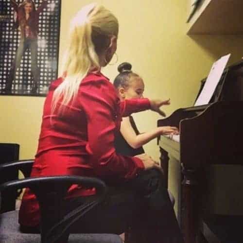 Voice-and-Piano-lessons-for-children