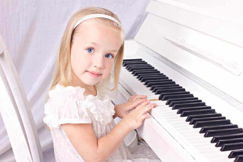 The best age for music lessons at home!